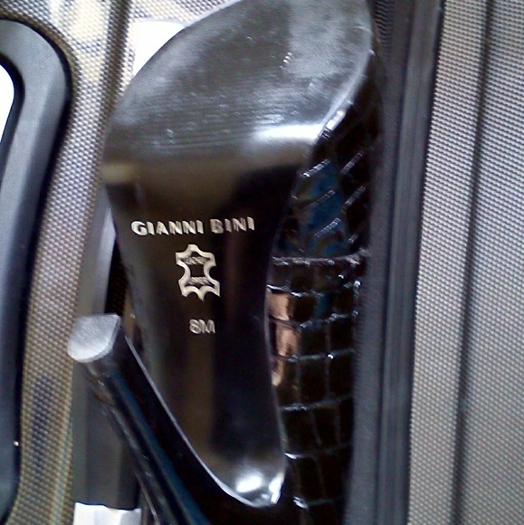 Gianni Bini black heels like new worn one time - Picture 3 of 3